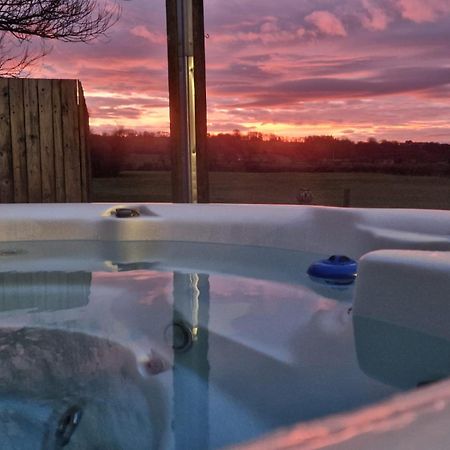 Bowland Breaks-A Luxury Barn Conversion With Optional Hot Tub, Log Burner And Countryside Views Longridge Eksteriør bilde