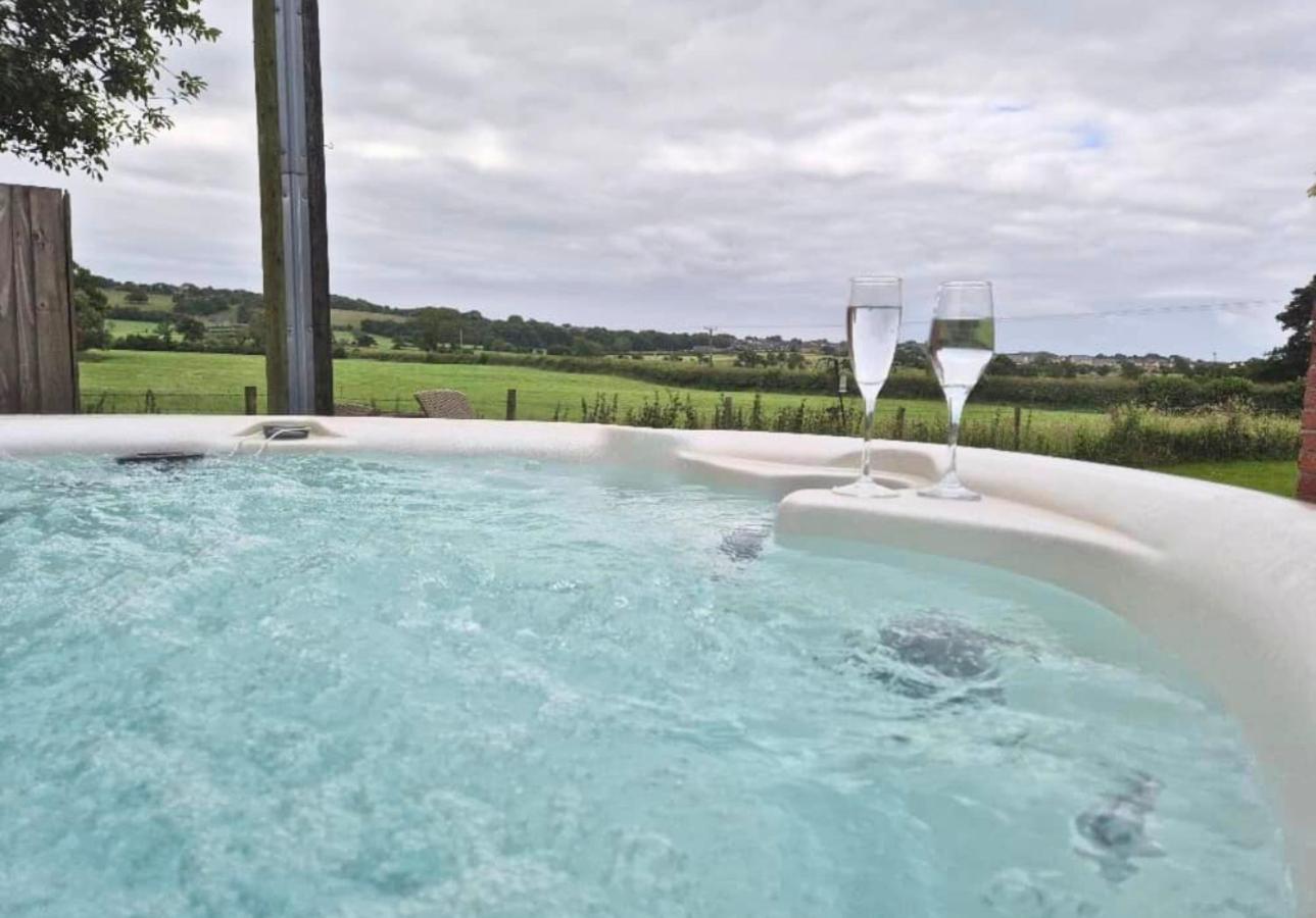 Bowland Breaks-A Luxury Barn Conversion With Optional Hot Tub, Log Burner And Countryside Views Longridge Eksteriør bilde